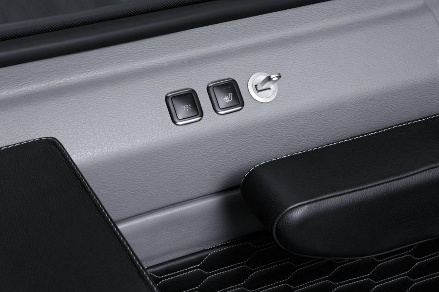 Детали интерьера Mercedes-Benz Sprinter Conference Lounge by Brabus 2016 года  (фото 14 из 15)
